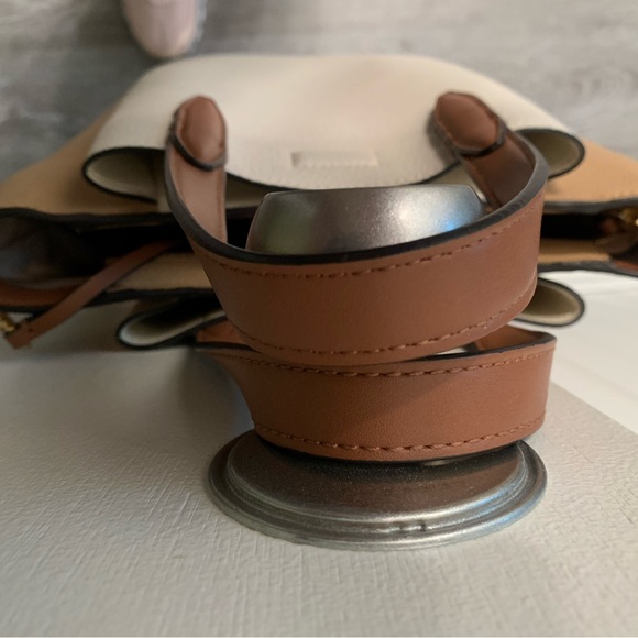 Calvin Klein Cream and Tan Bag - Picture 4 of 12